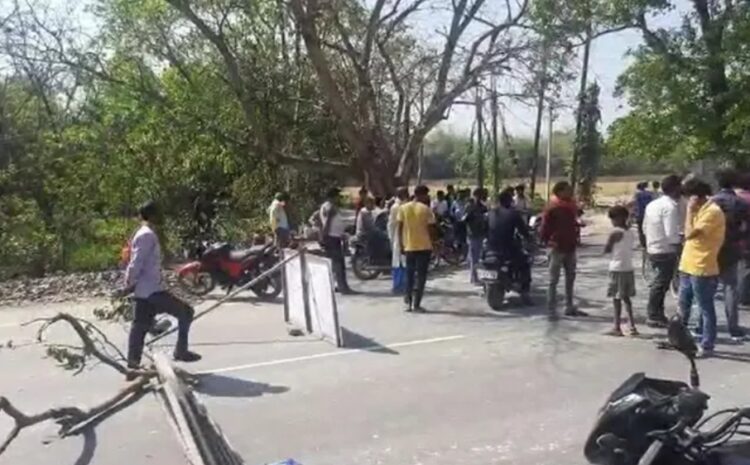 यूट्यूब मनीष कश्यप की गिरफ्तारी के विरोध में बिहार बंद,समर्थकों ने हाईवे जाम कर की आगजनी