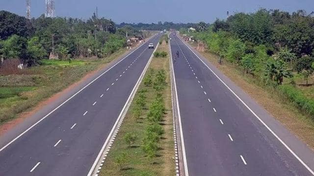 four lane highway 1579065187