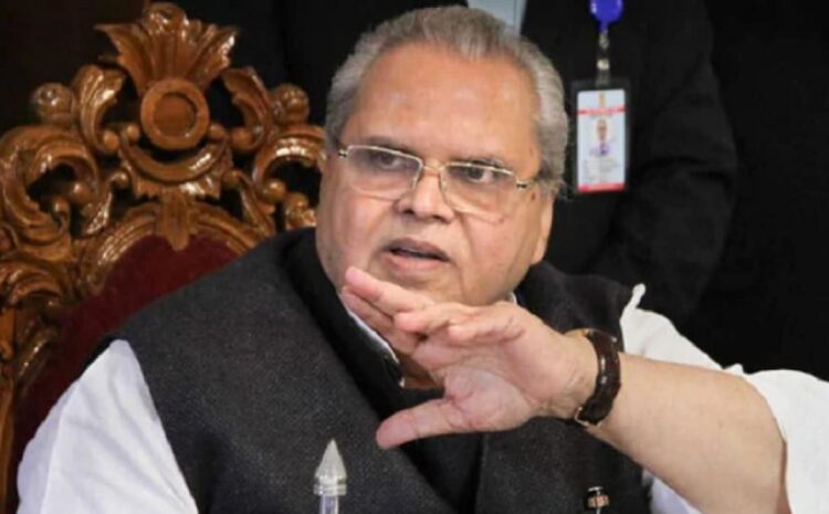  जम्मू कश्मीर के पूर्व राज्यपाल के घर पहुंची CBI,सत्यपाल मलिक,बोले-किसान का बेटा हूं डरूंगा नहीं