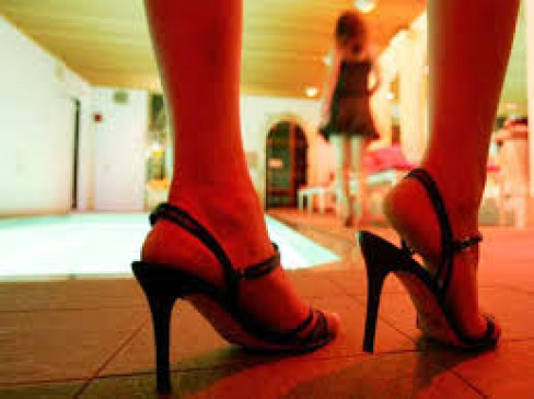 sex racket caught two women including bhojpuri actress caught 730X365