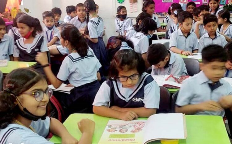 सी.एम.एस. के जूनियर छात्रों ने प्राइमरी के नन्हें-मुन्हें छात्रों की मोरल एजूकेशन की ट्रेनिंग दी