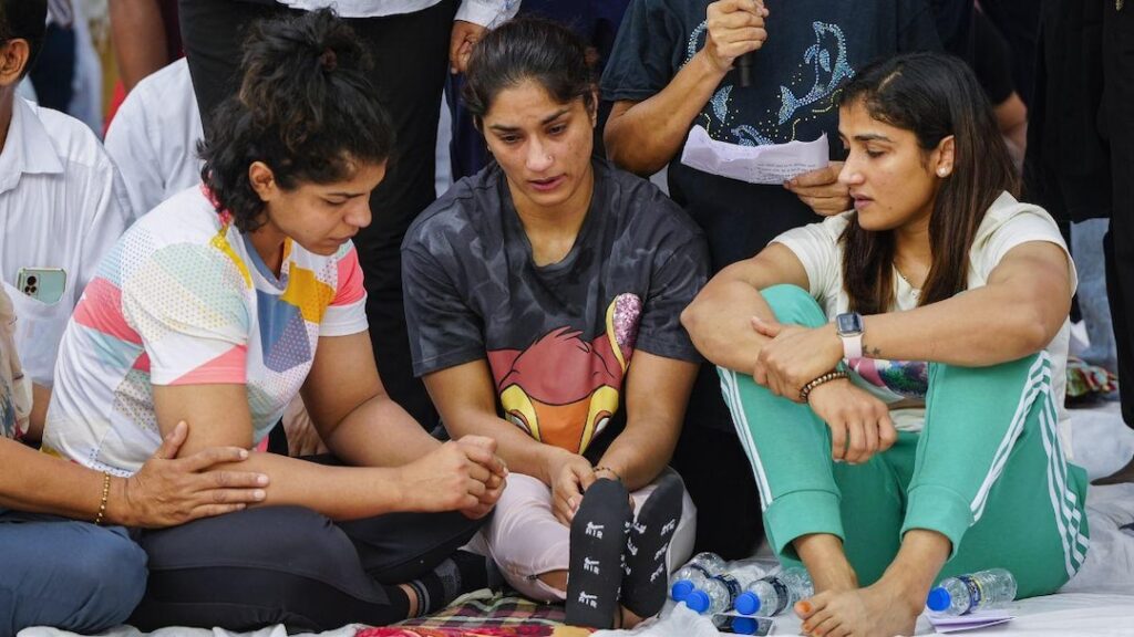 यौन शोषण के आरोपी बीजेपी सांसद बृजभूषण सिंह आज दिल्ली पुलिस के सामने हुए पेश,अपने ऊपर लगे आरोपों को किया खारिज 1 IMG 20230512 WA0024