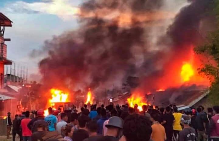 मणिपुर में दंगाइयों का आतंक अब केंद्रीय मंत्री के आवास में लगाई आग