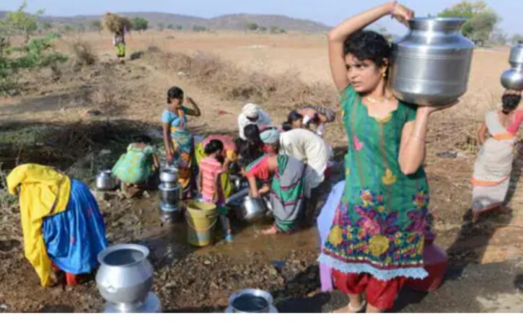 बिहार में आकाश से बरस रही आग,8 जिलों में पानी के लिए मची हाहाकार,जमीन से 50 फीट  नीचे पहुंचा पानी
