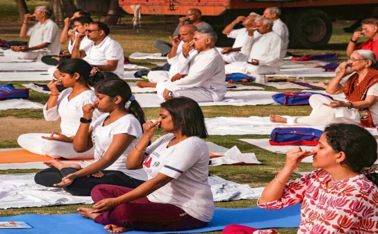 अब ऑफिस में योग करते दिखेंगे केंद्र के कर्मचारी,मोदी सरकार ने तनाव से दूर रखने के लिए दी Y-Break की सलाह
