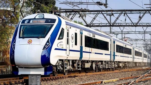 आज दूसरी बार ट्रायल के दौर से गुजरेगी पटना-हावड़ा वंदे भारत,इन स्टेशनों पर रुकेगी ट्रेन