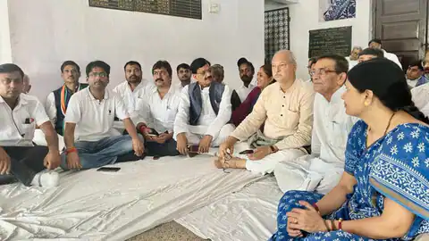  राहुल गांधी को लगा गुजरात हाईकोर्ट से झटका,बिहार कांग्रेस के नेता धरने पर बैठे