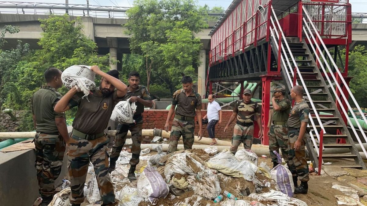 delhi yamuna flood 1 2