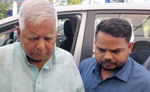 चारा घोटाले मामले में आज सुप्रीम कोर्ट में होगी सुनवाई,लालू यादव की बढ़ सकती हैं मुश्किलें!