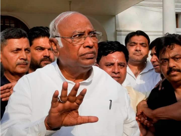 राजस्थान में टिकट बंटवारे के लिए कांग्रेस ने बनाई 25 सदस्यीय कमिटी,आवेदन करने वालों से मिलेंगे सभी नेता फिर देंगे टिकट 1 IMG 20230827 WA0032 1