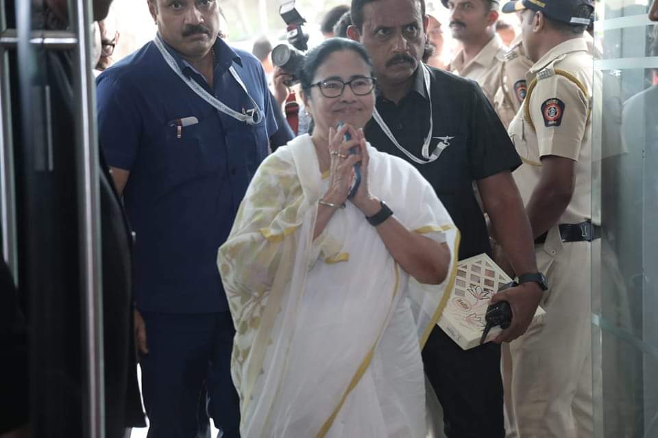 कल के बैठक से खुश नहीं है ममता बनर्जी,गठबंधन में सीट बंटवारे को लेकर हैं नर्वस 1 IMG 20230902 WA0054