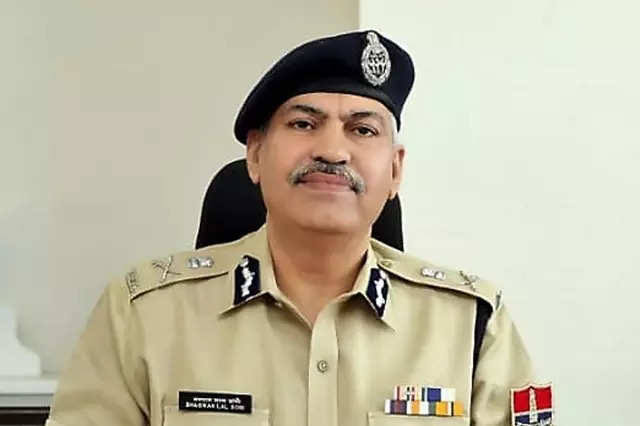 राजस्थान में बढ़ रही भ्रष्टाचार पर CM गहलोत के सबसे करीबी रहे IPS ने खोली पोल-बड़ी मछलियों पर कारवाई नहीं करती है सरकार