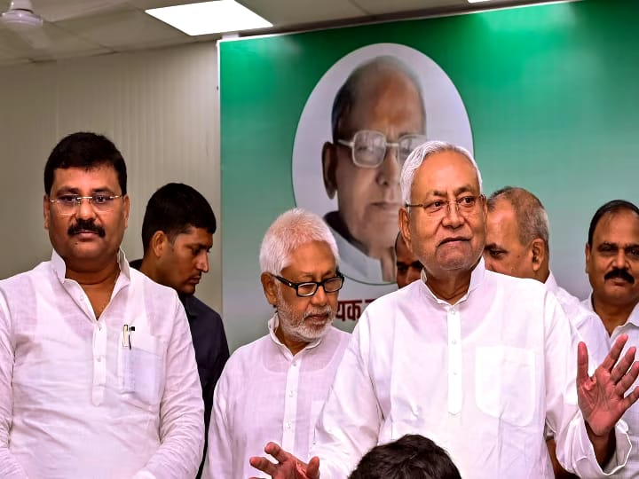 बड़ी वारदात पर नीतीश सरकार क्यों है चुप,केंद्रीय मंत्री ने सीएम नीतीश से पूछा सवाल,कहा-ताड़का रूपी जितने भी राक्षस हैं सभी का होगा वध 1 IMG 20230926 WA0008 1