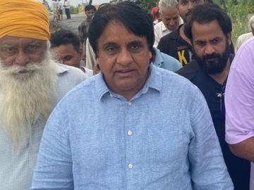 सनातन धर्म का विरोध करने वाले के खिलाफ हुई बसपा,बोले मायावती के सांसद-जो सनातन के खिलाफ बोल रहा है वह गलत है