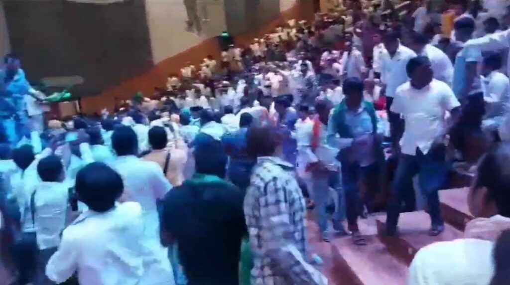 राजद के प्रदेश उपाध्यक्ष ने अपने हीं नेताओं के खिलाफ खोला मोर्चा,मीडिया के सामने रोते हुई बताई अपनी संघर्ष की कहानी 1 IMG 20230929 WA0023