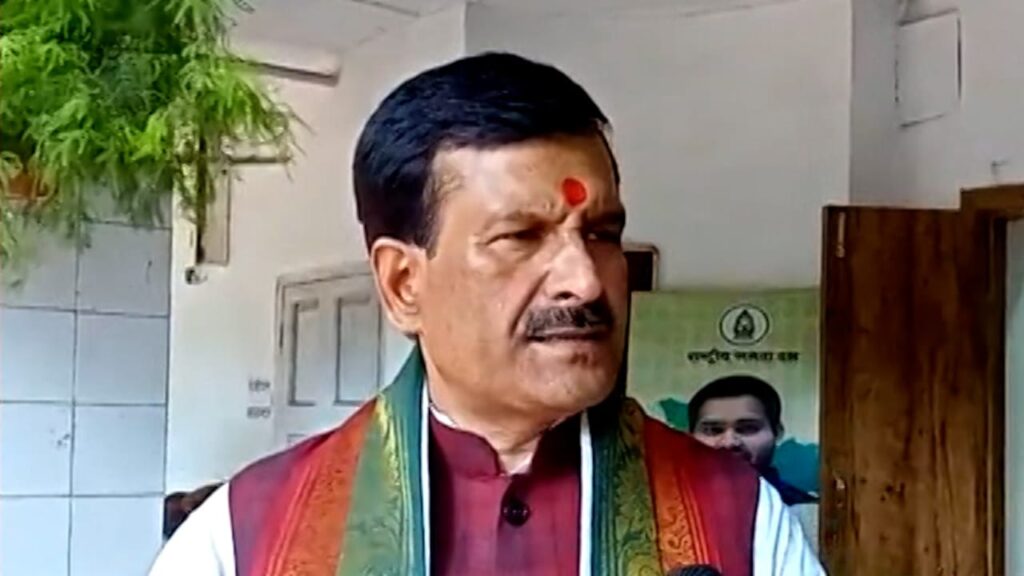 नीतीश कुमार ने गठबंधन से बनाई दूरी तो मनाने के लिए मैदान में उतरी आरजेडी,पीएम पद के लिए नीतीश कुमार को अब बताया सबसे योग्य उम्मीदवार 1 IMG 20230929 WA0031