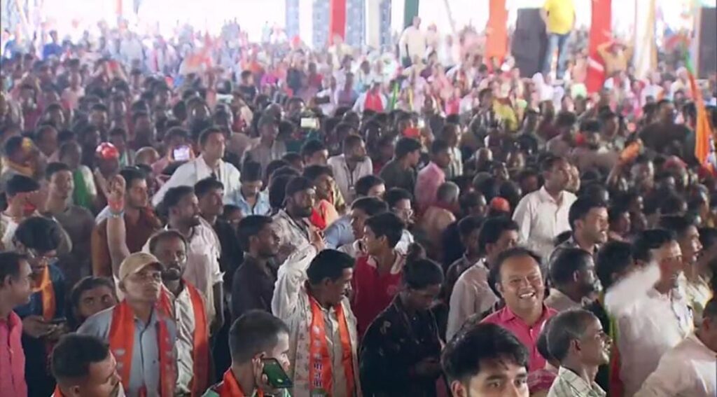 बिलासपुर के रैली में बोले प्रधानमंत्री मोदी-छत्तीसगढ़ सिर्फ घोटालो का बनकर रह गया है प्रदेश अब बदलाव का आ गया है समय 1 IMG 20230930 WA0039