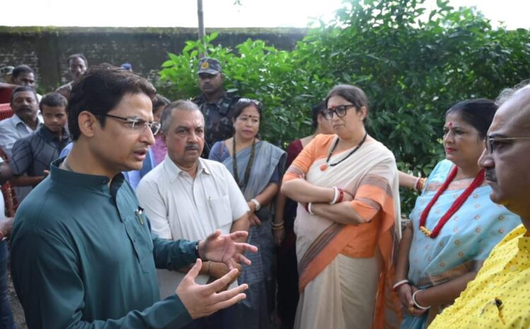 ममता बनर्जी पर स्मृति ईरानी का हमला-विधायकों का वेतन तो बढ़ा देती हैं लेकिन श्रमिकों की मेहनत की कमाई नहीं देतीं