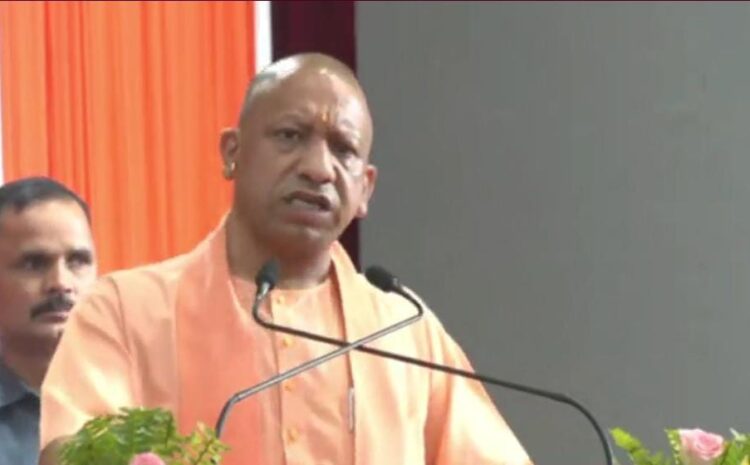 सनातन धर्म पर CM योगी ने तोड़ी चुप्पी,कहा-दुनिया में सनातन धर्म ही एकमात्र धर्म है बाकी सभी संप्रदाय और पूजा पद्धतियां हैं