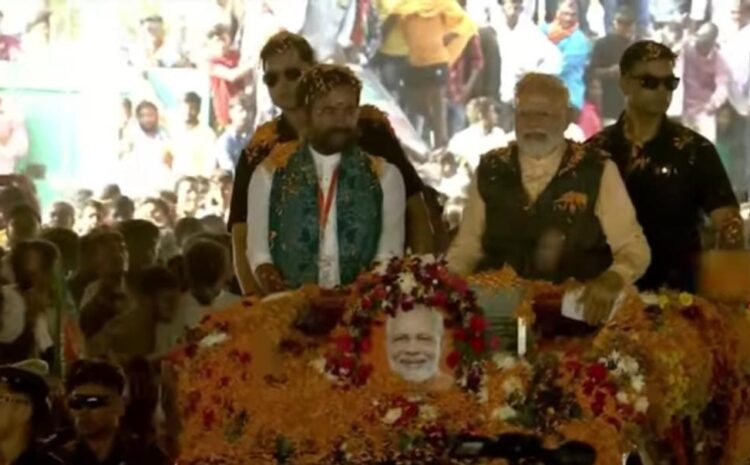तेलंगाना में पीएम मोदी ने विपक्षी गठबंधन पर किया वार,कहा-एक ही परिवार ने लाखों परिवारों के सपनों पर कर लिया है कब्जा