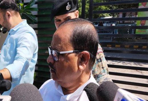 पिस्टल लहराने के सवाल पर नीतीश के विधायक ने पत्रकारों को दी गाली,कहा-तुम हमारे बाप हो.. 1 IMG 20231006 WA0030
