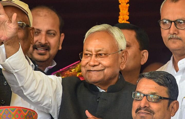 जातिगत जनगणना के सहारे राष्ट्रीय नेता बनने की कोशिश में जुटे सीएम नीतीश,बीजेपी के लिए खड़ा किया मुश्किलें