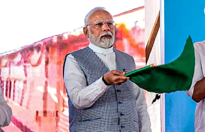नवरात्र में होने जा रहा है भारत की पहली रैपिड रेल का शुभारंभ,दिल्ली-मेरठ रैपिड रेल को हरी झंडी दिखाएंगे पीएम मोदी