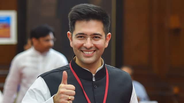 राघव चढ्ढा की कम हुई मुश्किलें,सुप्रीम कोर्ट ने राज्यसभा सचिवालय को भेजा नोटिस