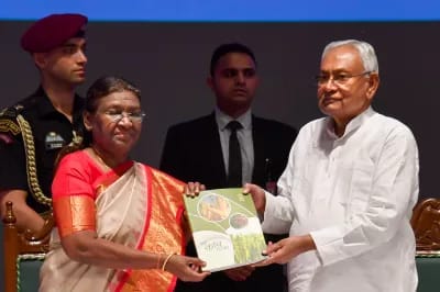 नीतीश कुमार का आज छलका बीजेपी प्रेम,सेन्ट्रल यूनिवर्सिटी के कार्यक्रम में बोले-जब तक जिंदा हैं तबतक आपलोग से बनी रहेगी दोस्ती 1 IMG 20231019 WA0053