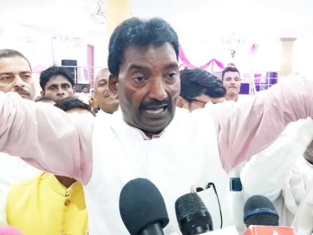 लालू के विधायक ने एक बार फिर से दिया विवादित बयान,कहा-पिछड़े को मुस्लिमों से नहीं बल्कि 10% वाले हिंदुओं से है खतरा 1 IMG 20231029 WA0026