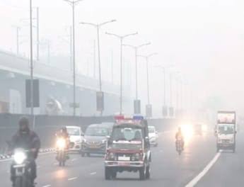दिल्ली में नहीं कम हो रहा है प्रदूषण का स्तर,कई इलाकों में फिर से 400 के पार हुआ AQI का स्तर