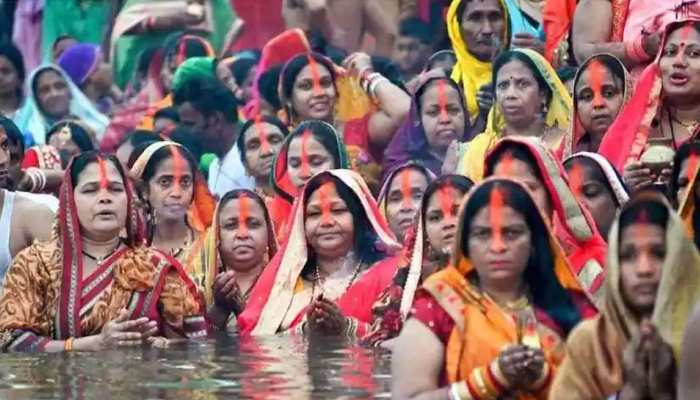 गंगा स्नान कर आज छठ व्रती कद्दू-भात का लगाएंगे भोग,आज से 4 दिवसीय महापर्व छठ पूजा की हुई शुरूआत 1 IMG 20231117 WA0001