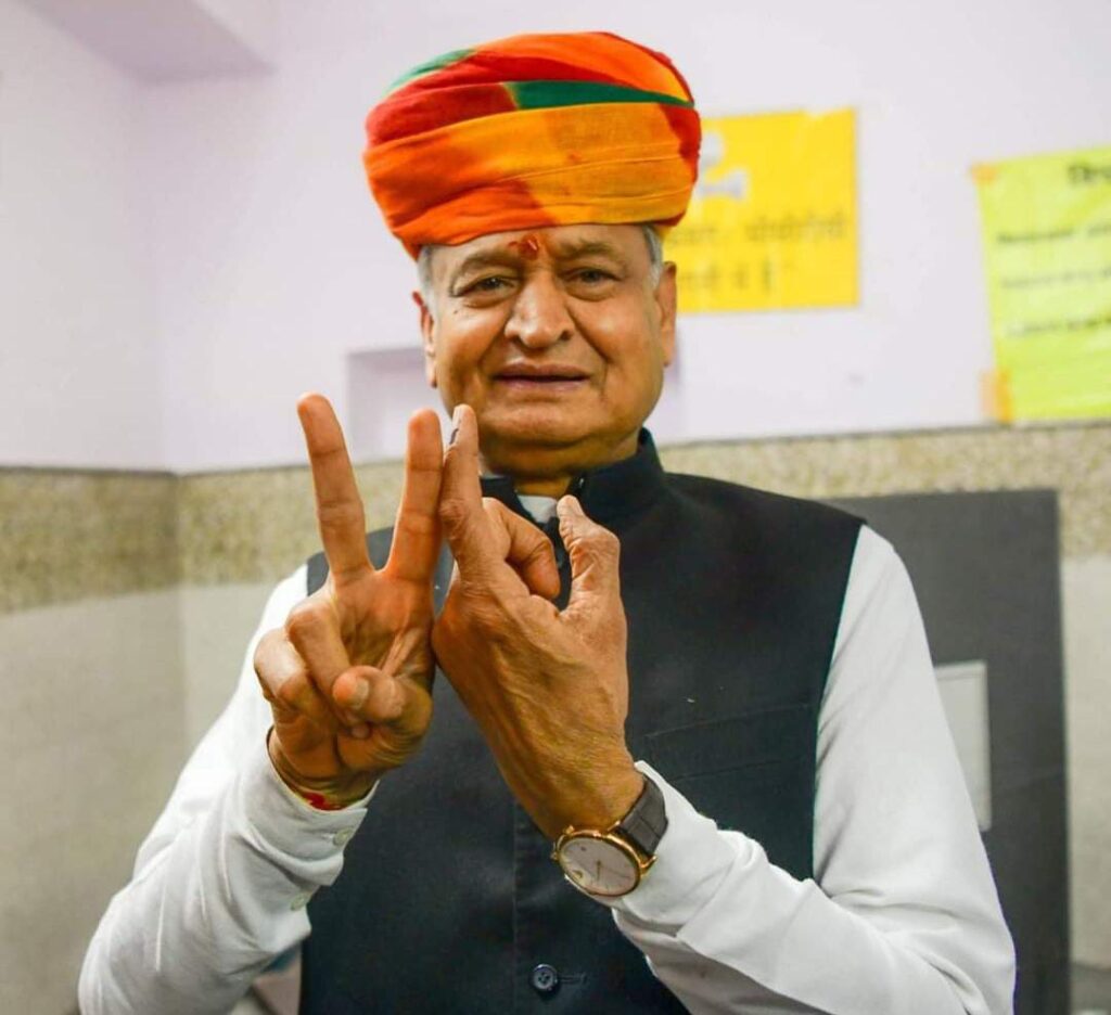 मतदान के बीच बोले सीएम गहलोत,फिर से कांग्रेस बनाने जा रही है सरकार 1 IMG 20231125 WA0008