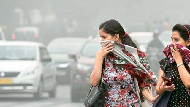  दिल्ली में हवा बनी जान की दुश्मन,प्रदूषण की वजह से सांस लेना हुआ मुश्किल