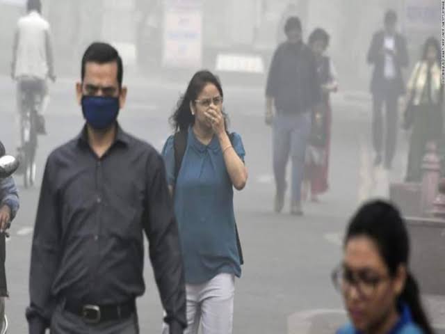 दिल्ली में हवा बनी जान की दुश्मन,प्रदूषण की वजह से सांस लेना हुआ मुश्किल 1 IMG 20231126 WA0019