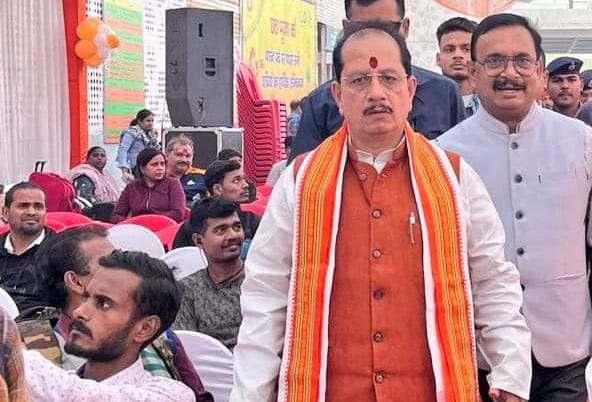 नीतीश के भीम संसद पर बिहार की गरमाई राजनीति,बोले नेता प्रतिपक्ष-अंतिम पंक्ति में बैठने वाले व्यक्ति को बैठाने वाला कौन है?
