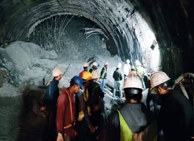 41 श्रमिकों को बचाने के लिए नई कोशिशें लगातार है जारी,जायजा लेने के लिए उत्तरकाशी पहुंचे पीएम मोदी के मुख्य सचिव