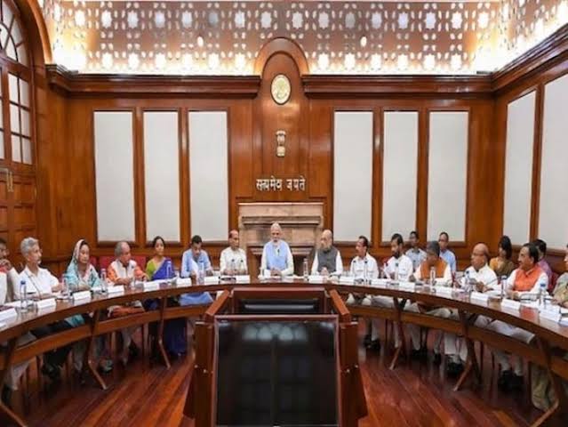 प्रधानमंत्री मोदी के आवास पर आज होगी कैबिनेट और मंत्रिपरिषद की बैठक,कई अहम मुद्दों पर की जाएगी चर्चा 1 IMG 20231128 WA0005 1