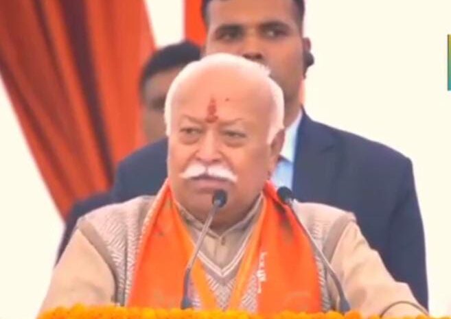 RSS प्रमुख मोहन भागवत का एक कार्यक्रम के दौरान छलका दर्द,बोले-गाय को कटने के लिए हिंदू ही भेजते हैं