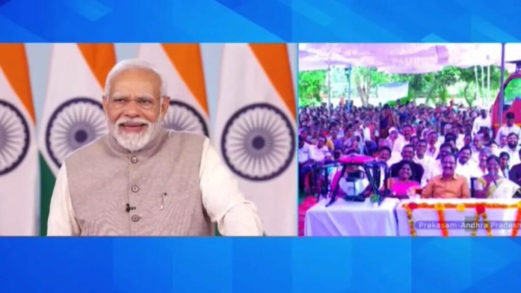 विकसित भारत संकल्प यात्रा के लाभार्थियों से बोले PM मोदी-आपको योजनाओं का फायदा मिला,अब मुझे आशीर्वाद दोगे ना 1 IMG 20231130 WA0025 1