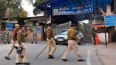 दिल्ली की तिहाड़ जेल में फर्जी तरीके से भर्ती हो गए थे 50 कर्मचारी,अब सभी को किया गया सस्पेंड 1 IMG 20231202 WA0047