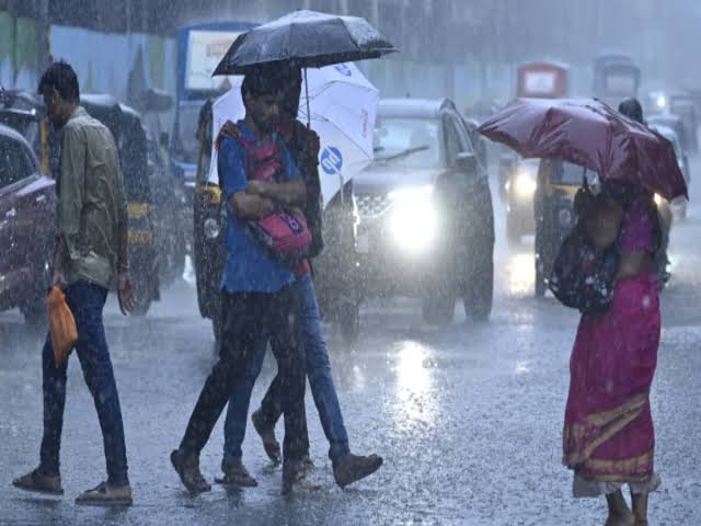 बिहार के कई जिलों में आज सुबह से हो रही है हल्की बारिश,दिख रहा है चक्रवाती तूफान मिचौंग का असर 1 IMG 20231203 WA0000 1