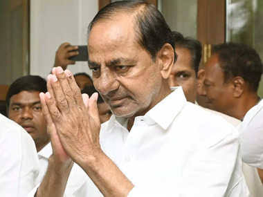 फार्महाउस में गिरने से तेलंगाना के पूर्व सीएम KCR के कूल्हे की हड्डी में आई चोट,अस्पताल में कराया गया भर्ती