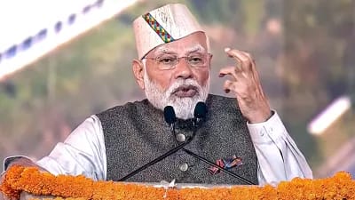 देहरादून में ‘धन्ना सेठों’ से बोले पीएम मोदी-जब भगवान जोड़ियां बनाते हैं तो आप लोग विदेश में जाकर शादी क्यों करते हो