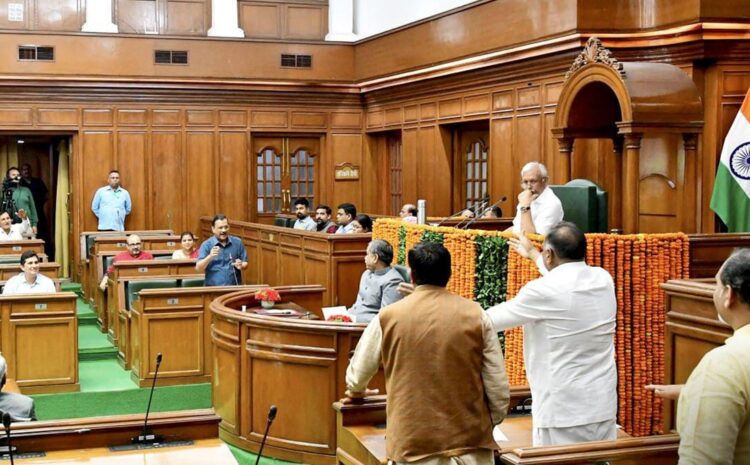 दिल्ली विधानसभा में आज हुई जमकर हंगामा,बीजेपी के चार विधायकों को मार्शल ने किया आउट