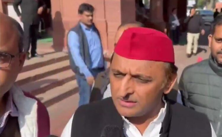 लोकसभा से डिंपल यादव के निलंबन पर बोले अखिलेश-ये दूसरी बार सरकार में आ गए तो नहीं बचेगा संविधान
