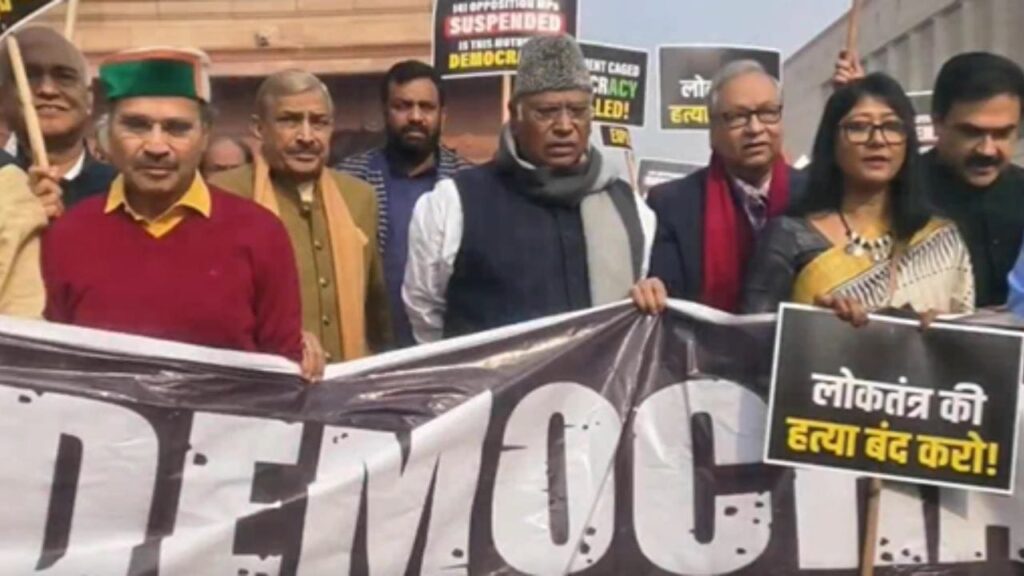 केंद्रीय मंत्री अर्जुन राम मेघवाल ने आज विपक्ष पर साधा निशाना,कहा-जानबूझकर उपराष्ट्रपति का किया गया अपमान 1 IMG 20231221 WA0039