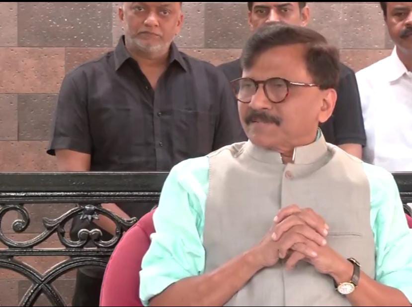 संसद सुरक्षा चूक पर संजय राउत ने गृह मंत्री पर बोला हमला,कहा-जबाव क्यों नहीं दे रहे हैं 1 IMG 20231223 WA0025