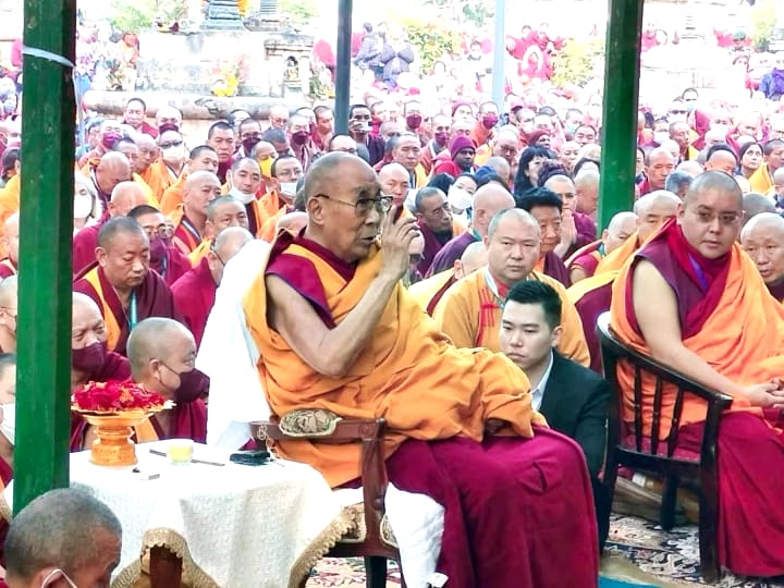विश्व की शांति को लेकर महाबोधि मंदिर में आज हुई विशेष प्रार्थना,बोधगया में सुरक्षा को लेकर किया गया है कड़े प्रबंध 1 IMG 20231223 WA0034