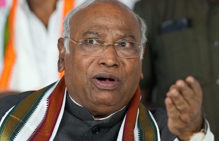 उपराष्ट्रपति जगदीप धनखड़ के बुलावे पर मल्लिकार्जुन खरगे का जवाब आया सामने,कहा-नहीं मिल सकता हूं